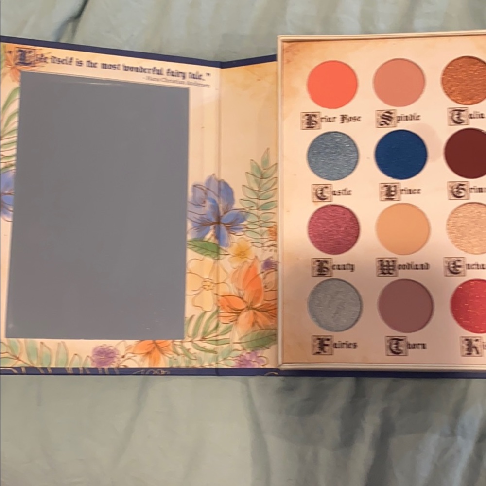 Eyeshadow book - Picture 3 of 5